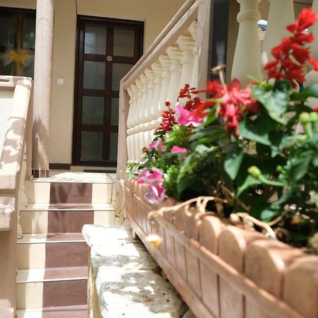 Apartmani Janosevic Сутоморе Екстер'єр фото