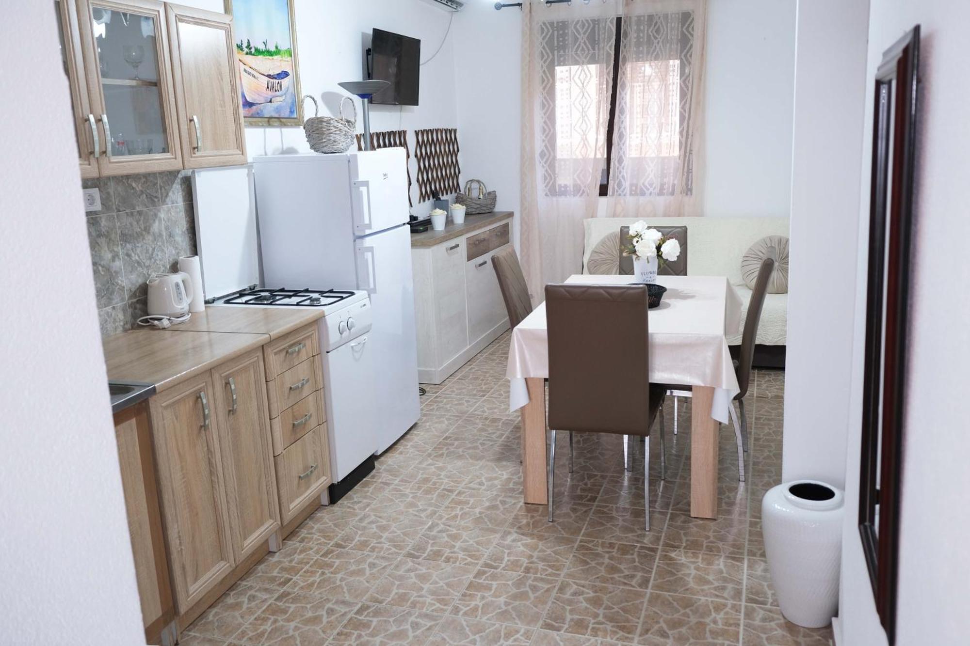 Apartmani Janosevic Сутоморе Екстер'єр фото
