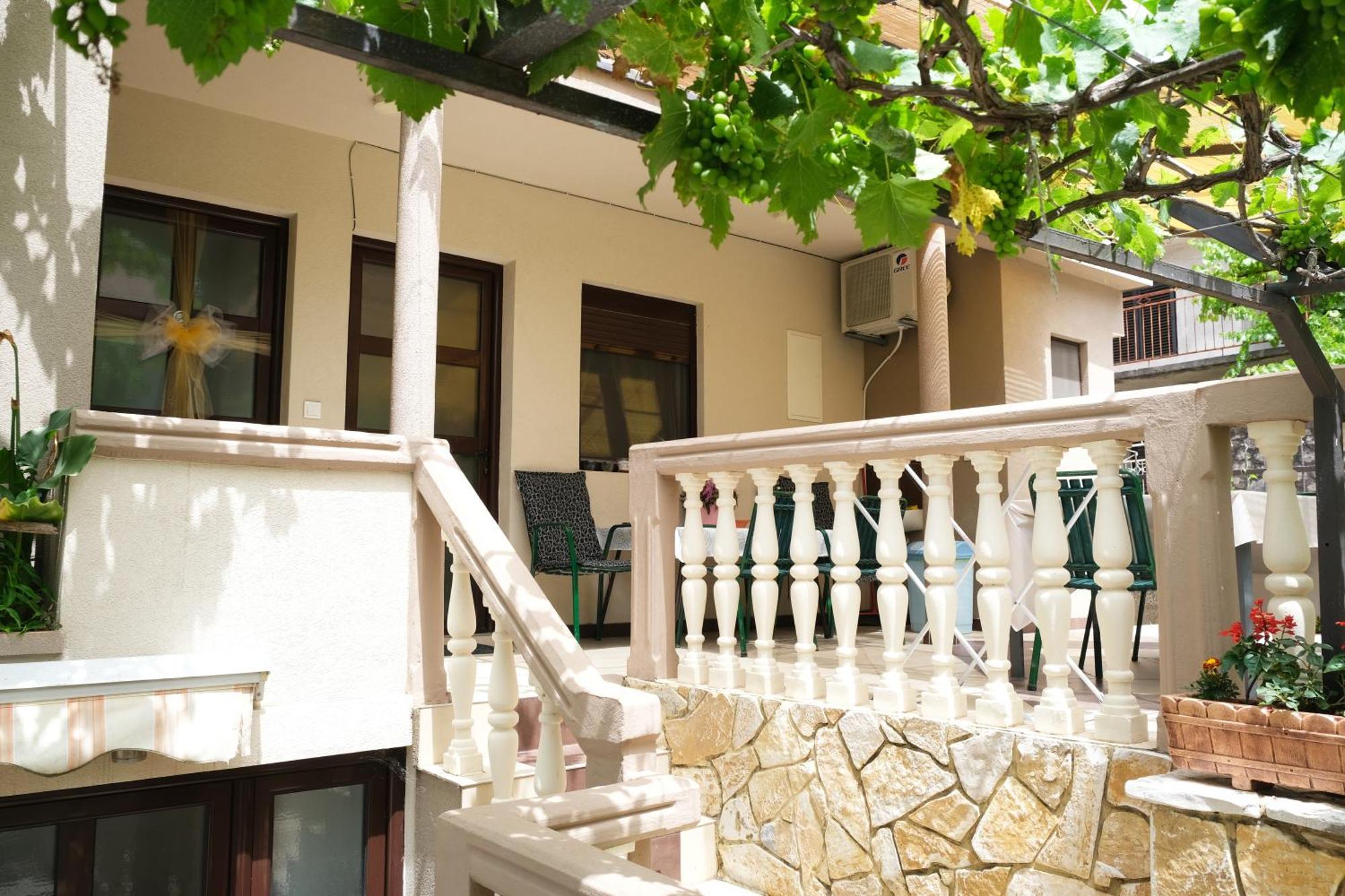 Apartmani Janosevic Сутоморе Екстер'єр фото